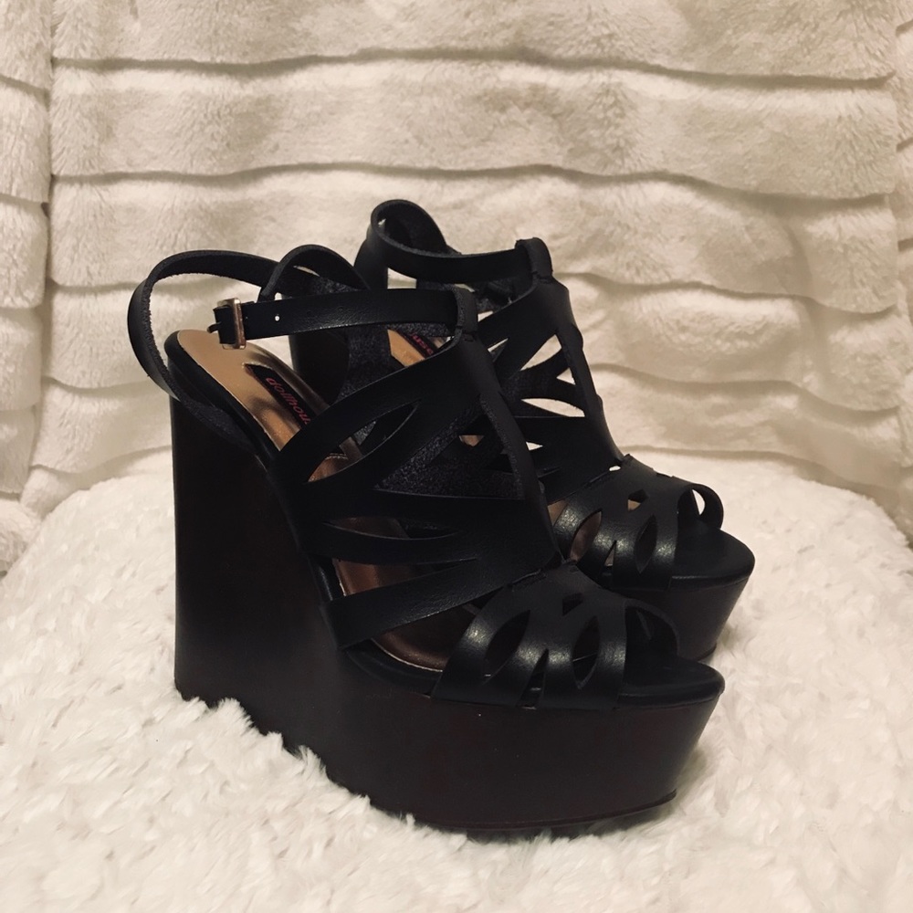 NEW Black Wedges